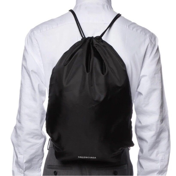 Balenciaga drawstring bag - Picture 2 of 3